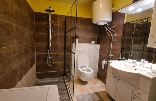 Stankovici Apartment | Apartment with Two Bathrooms