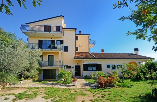 Valica Apartment | Apartments Albina Valiza (79179-A4) - Umag