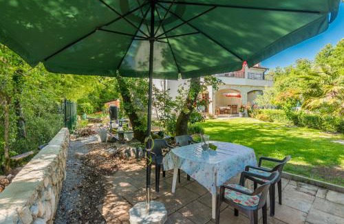 Sveti Vid Dobrinjski Apartment | Apartments Ana