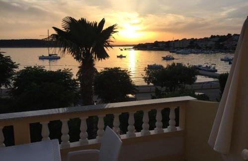 Barbat na Rabu House | Apartments and Rooms Villa Luci