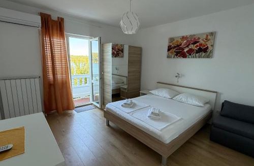 Supetarska Draga House | Apartments and rooms Krstina