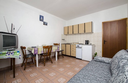 Dugi Rat Apartment | Apartments Anka 20m from the beach (31461-A2) - Duce