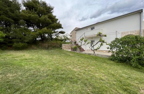 Mundanije Apartment | Apartments Babić