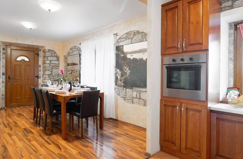 Antenal Apartment | Apartments Bojan, (15154), Novigrad, hr