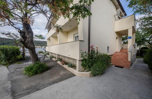 Supetarska Draga Apartment | Apartments by the sea Supetarska Draga - Donja, Rab - 11769