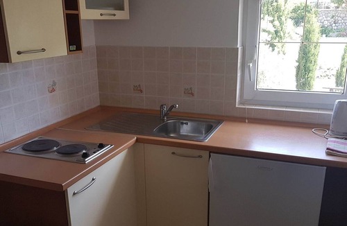 Lopar Apartment | Apartments Danijela & Vlado - One Bedroom Apartment with Balcony and Garden View