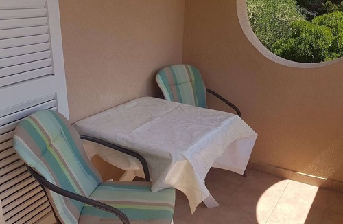 Lopar Apartment | Apartments Danijela & Vlado - One Bedroom Apartment with Balcony and Garden View
