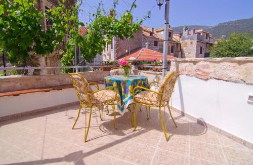 Komiza Apartment | Apartments Donika