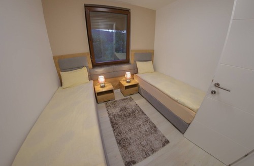 Lohovo House | Apartments Edy /Villa Edy