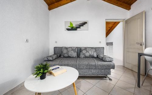 Zbandaj Apartment | Apartments Finka