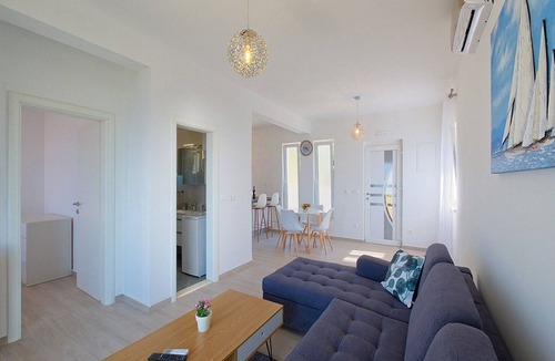 Brasina Apartment | Apartments Grljević - One Bedroom Apartment with Balcony and Sea View