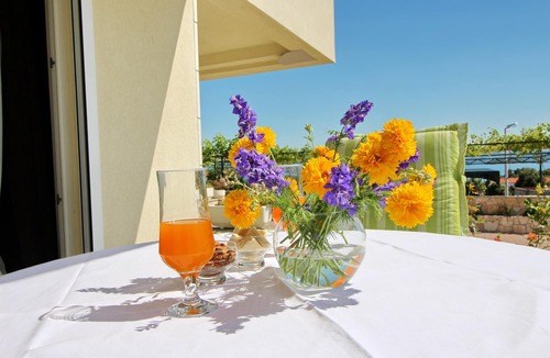 Drace Apartment | Apartments Gusti - Studio Apartment with Terrace and Sea View