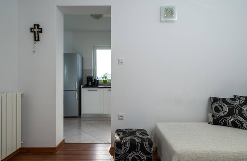 Nova Vas Apartment | Apartments Heidi with shared Pool (Ap 1)