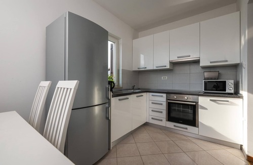 Nova Vas Apartment | Apartments Heidi with shared Pool (Ap 1)