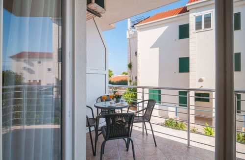 Supetar Apartment | Apartments Island Beat - One Bedroom Apartment with Balcony and Sea View (A7) (ST)