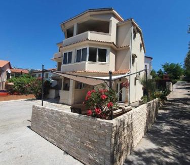 Palit Apartment | Apartments Kim