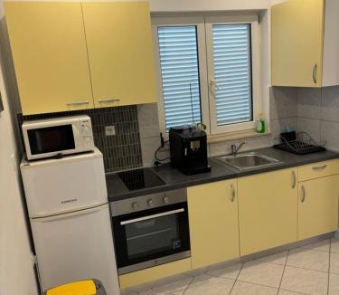 Maracici Apartment | Apartments Lota