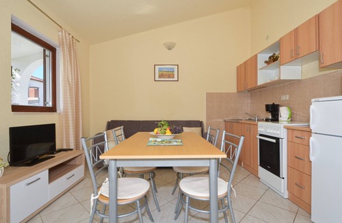 Vinisce Apartment | Apartments Marija, (14690), Vinišce, hr