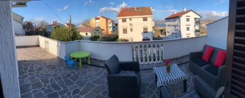 Porat Apartment | Apartments Matthew & Oscar