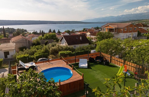 Gornji Karin Apartment | Apartments Milic - Studio Apartment with Sea View 4