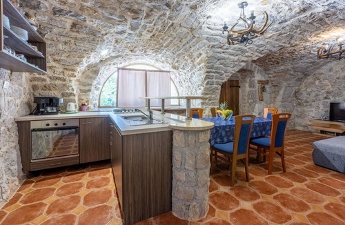 Grizane Apartment | Apartments Neven (62696-A4) - Grižane