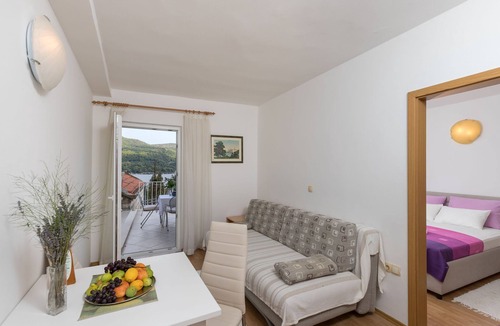 Slano Apartment | Apartments & Room Eva Slano - One Bedroom Apartment with Terrace and Sea View (Srednji)