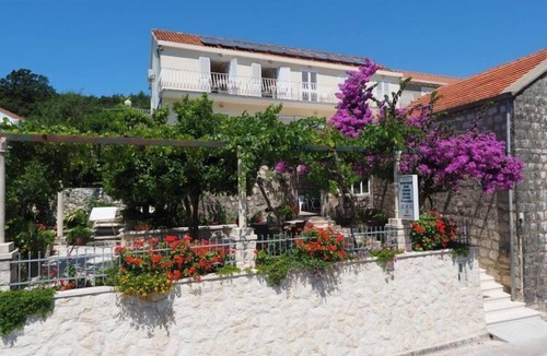 Slano Apartment | Apartments & Room Eva Slano - Two Bedroom Apartment with Terrace and Sea View (Veliki)