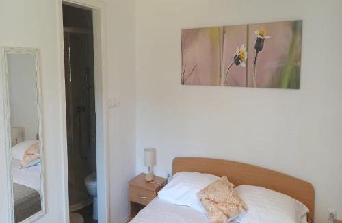 Srebreno Apartment | Apartments & Rooms Jokovic-Standard Studio Apartment with Terrace and Partial Sea View SOBA 2