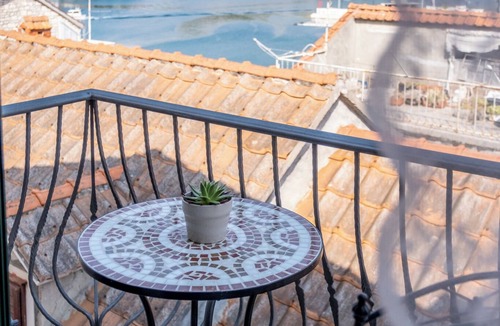 Pucisca Apartment | Apartments Sonja