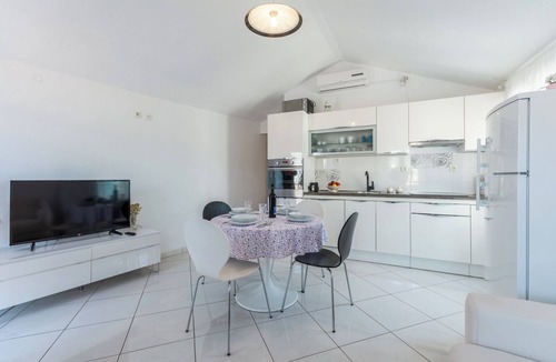 Pucisca Apartment | Apartments Sonja