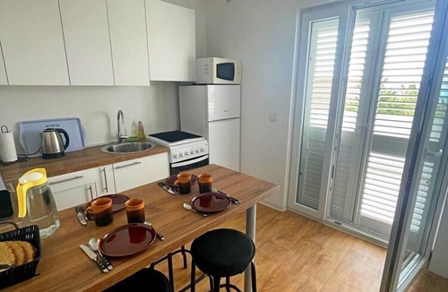 Cesarica Apartment | Apartments Sun 4 You - Two Bedroom Apartment with Balcony and Sea View (Apartment 2)