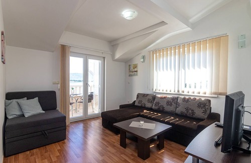 Mastrinka Apartment | Apartments Tokić (30131-A1) - Arbanija (Ciovo)
