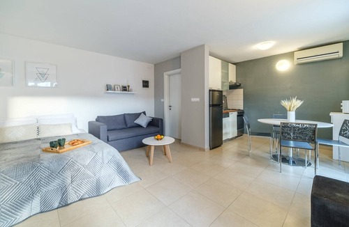 Sutivan Apartment | Apartments Tomy - Studio Apartment with terrace