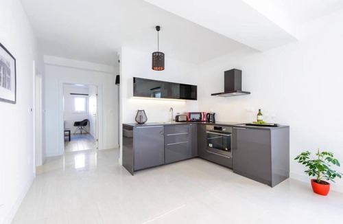 Mlini Apartment | Apartments Villa Capitano - Two Bedroom Apartment with Balcony and Sea View (CRNI)