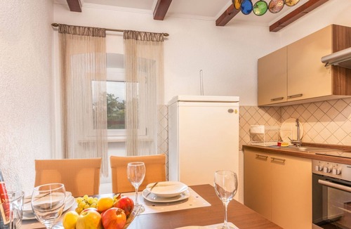 Soline Apartment | Appartement in Soline mit Großer Terrasse by Interhome