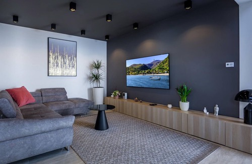 Medveja House | Are you looking for a particularly luxurious vacation home? Then this house might be the one for you