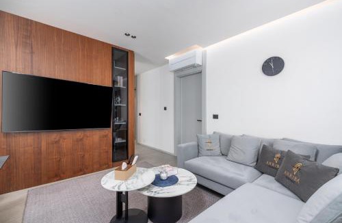 City Center Apartment | Arriba - Ground Suite