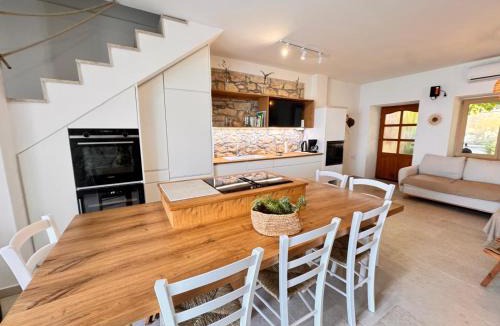 Dajla House | Aussergewöhnlicher Ferienunterkunft direkt am Meer bei Novigrad