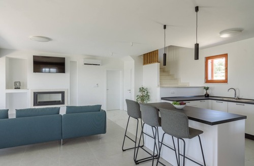 Tinj Villa | Authentic Stone Villa