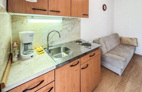 Rab Town Apartment | Awesome apartment in Supetarska Draga with WiFi