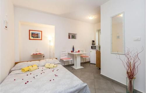 Draga Bascanska Apartment | Awesome Apartment In Baska With Wifi