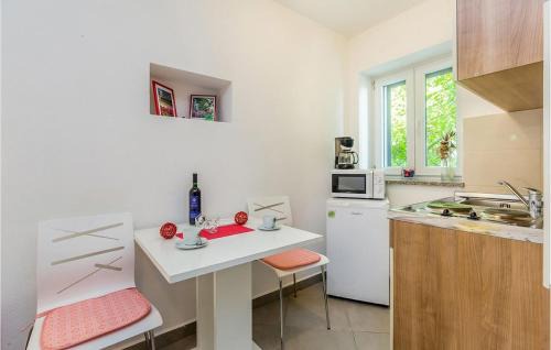 Draga Bascanska Apartment | Awesome Apartment In Baska With Wifi