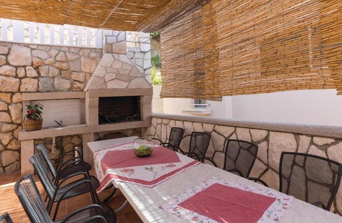 Duba Apartment | Awesome Apartment In Duba