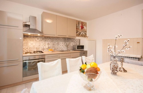 Brodarica Apartment | Awesome apartment in Brodarica