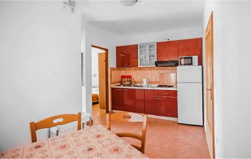 Lopar Apartment | Awesome Apartment In Lopar With House Sea View