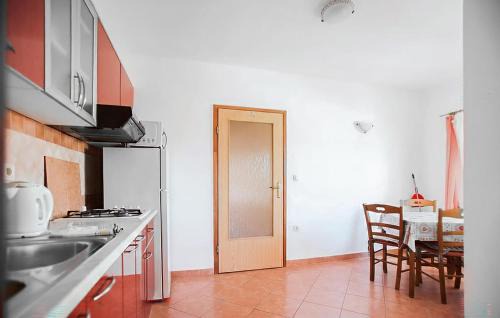 Lopar Apartment | Awesome Apartment In Lopar With House Sea View