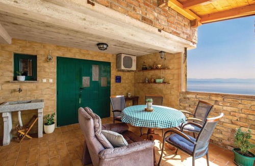 Lovran Apartment | Awesome Apartment In Lovran With Wifi