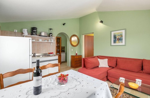 Kukci Apartment | Awesome apartment in Porec