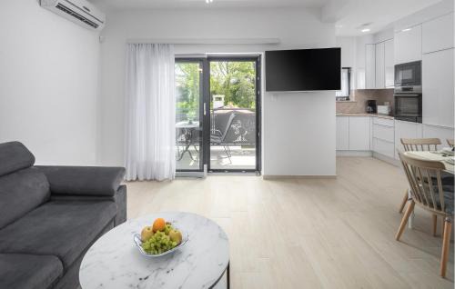Gulici Apartment | Awesome Apartment In Porec With Wifi