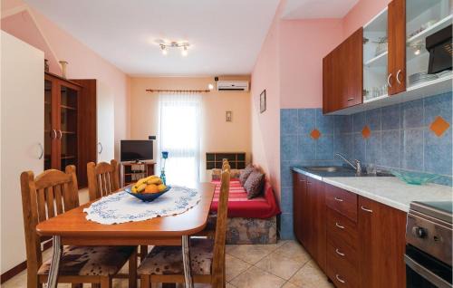 Posedarje Apartment | Awesome Apartment In Posedarje